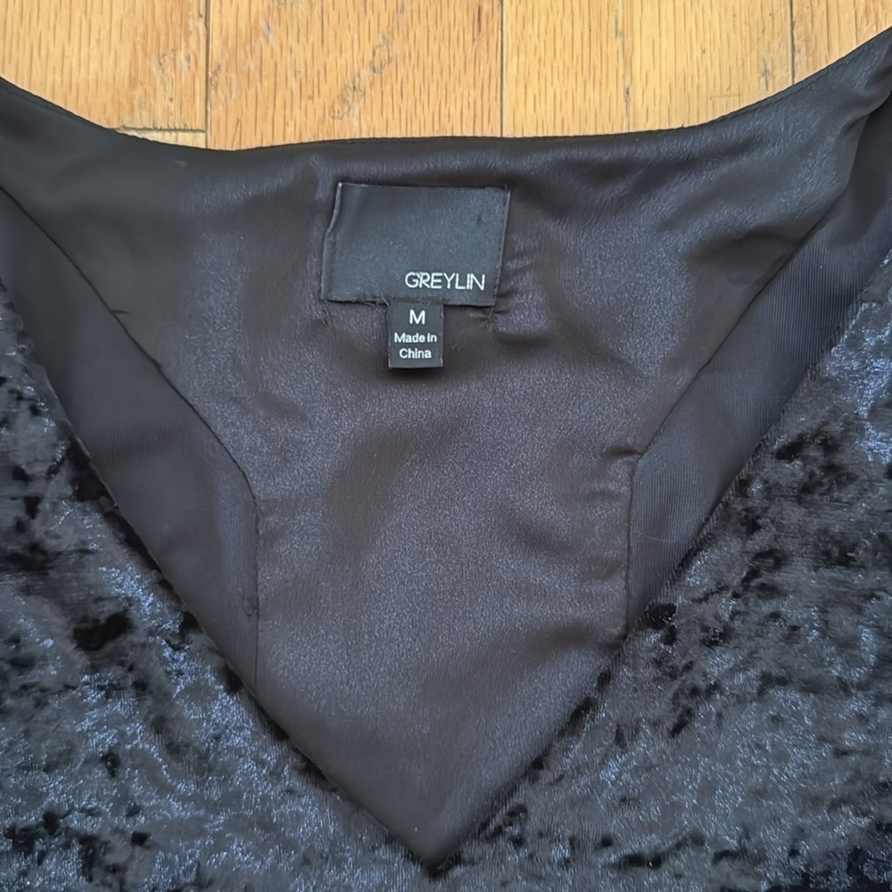 Greylin | velvet sleeveless top | black | size M - Picture 2 of 4